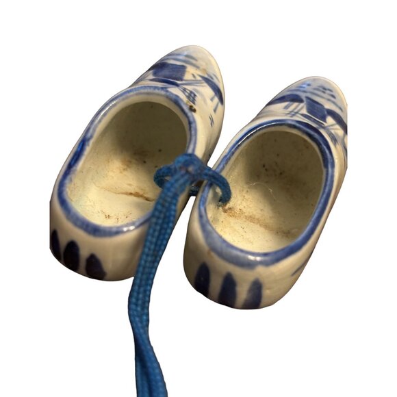 Vintage Delft Blue Holland Mini clogs Windmills Porcelain 2" Souvenir Blue Strin - Picture 6 of 16